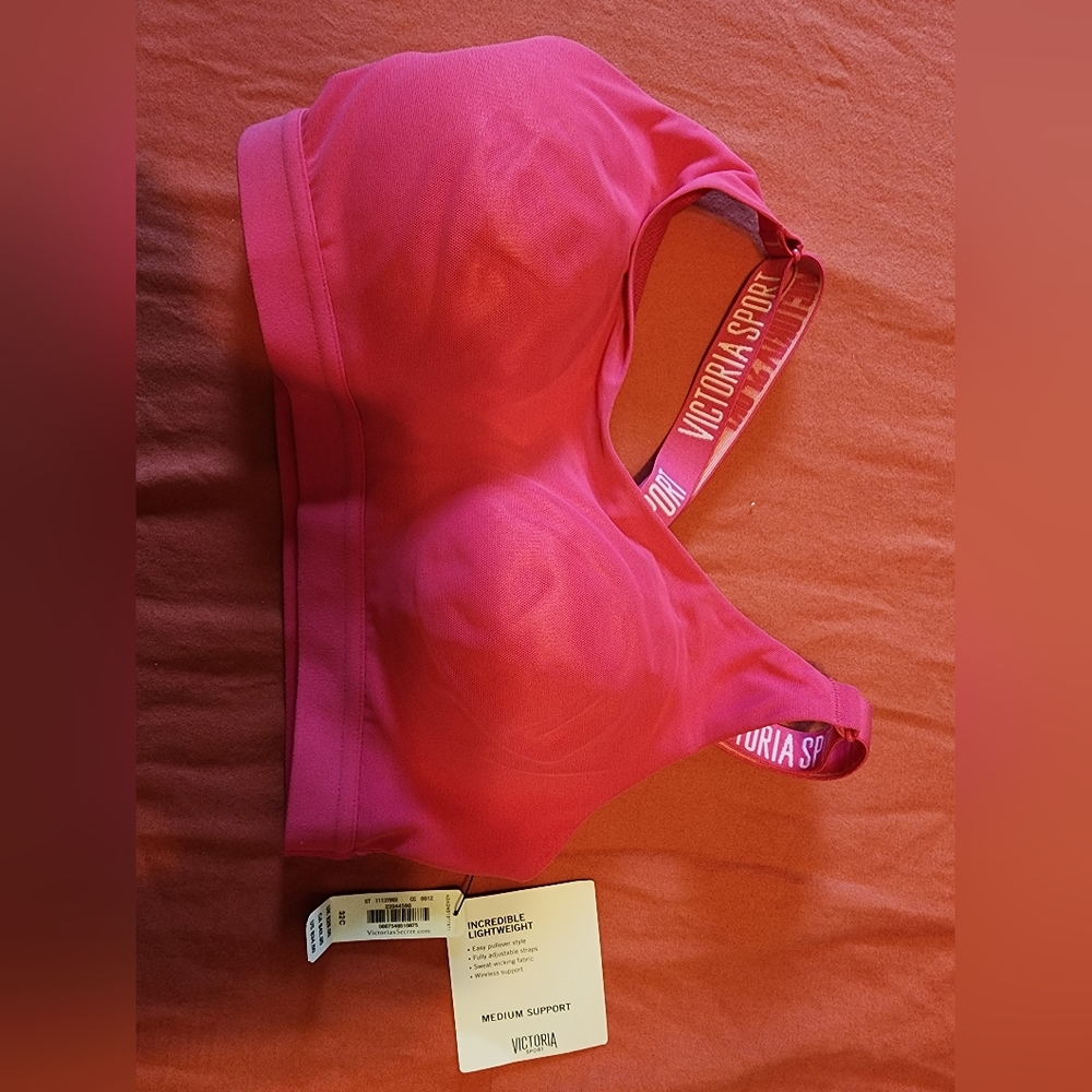 Victoria's Secret 32C sports bra
